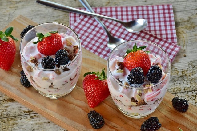 strawberry-dessert-2191973_1280.jpg